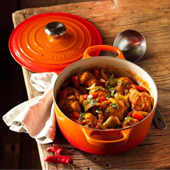NEW Le Creuset Signature Cast Iron Flame Round Dutch Oven